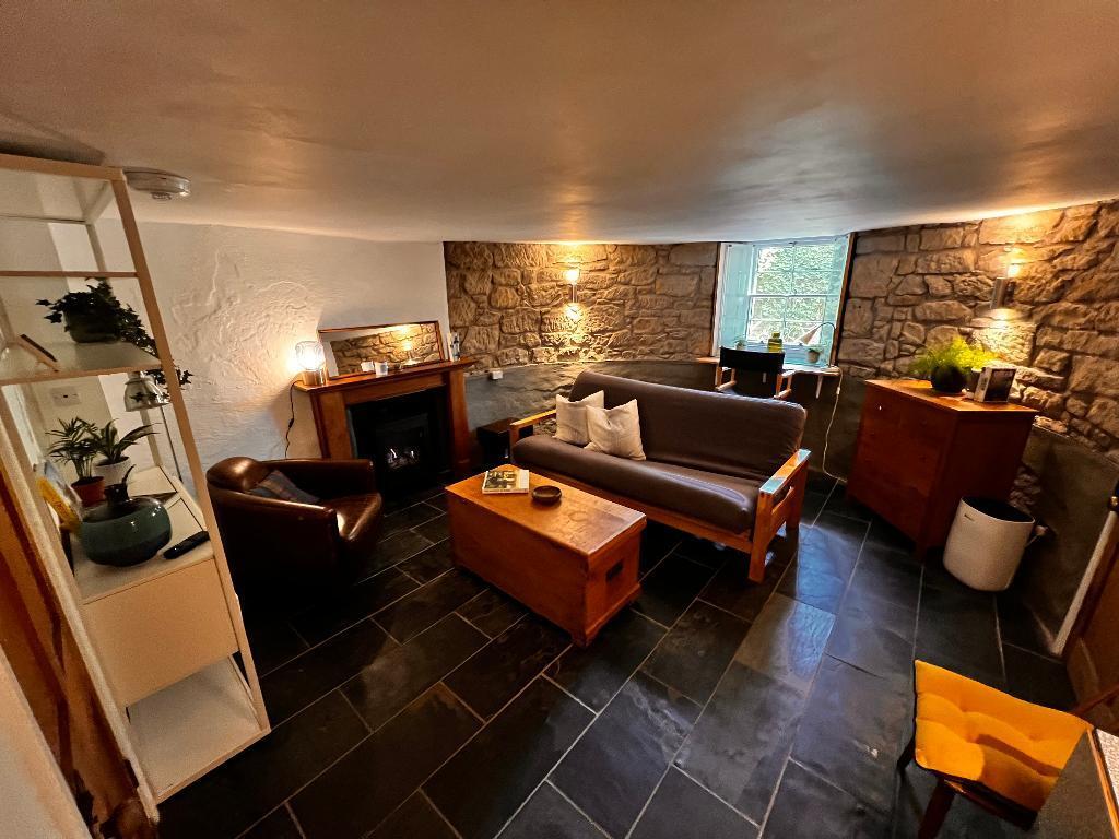 Bed/Sitting Room