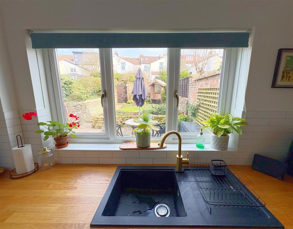 Garden view from kitchen.jpg