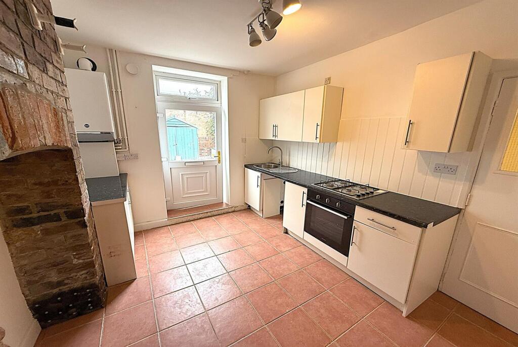 Kitchen 3rd.jpg