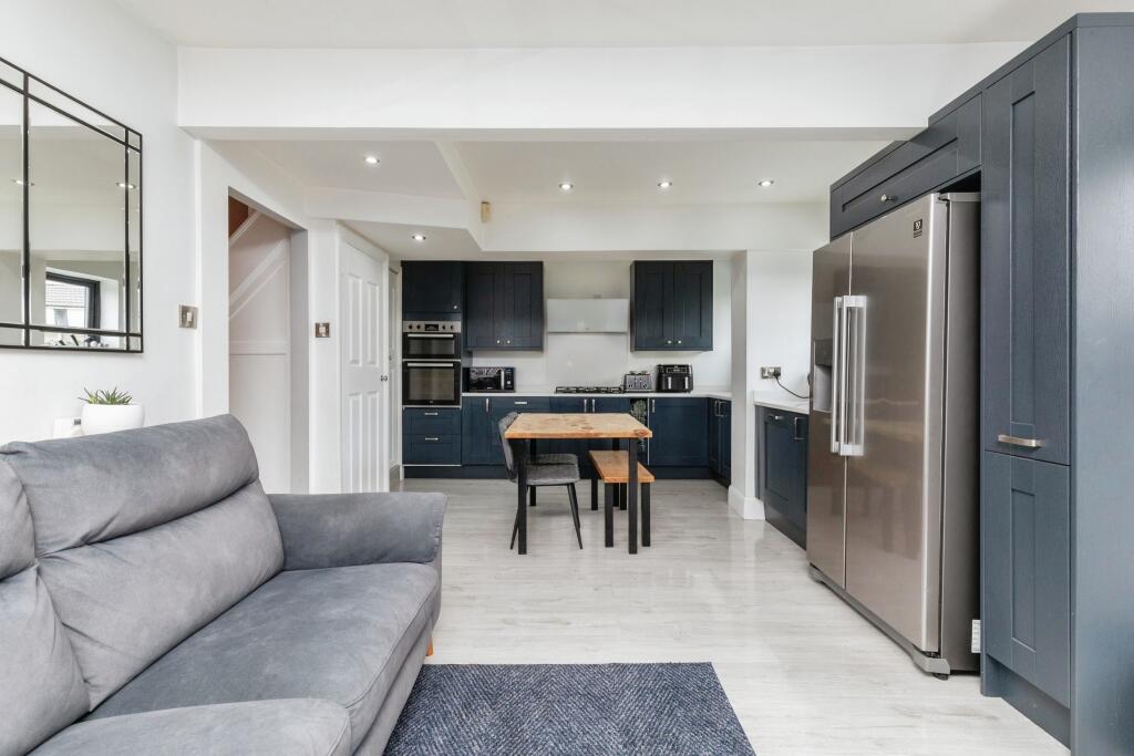 Kitchen/Dining Area