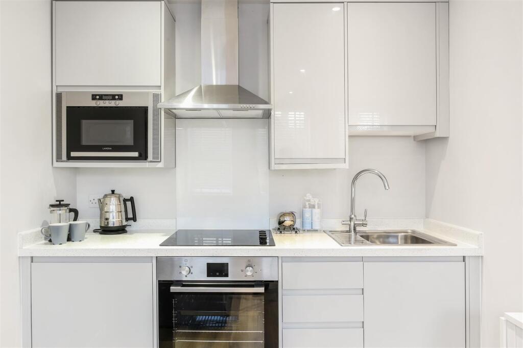 Trident House Flat B fpz224488 (15).jpg