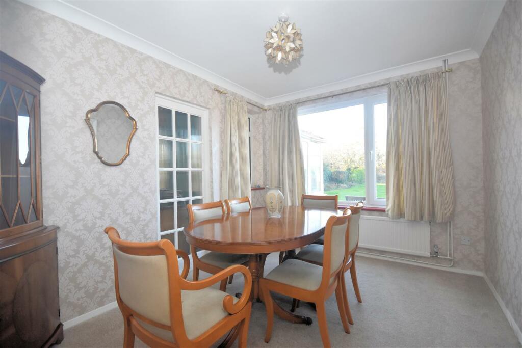 Dining room.jpg