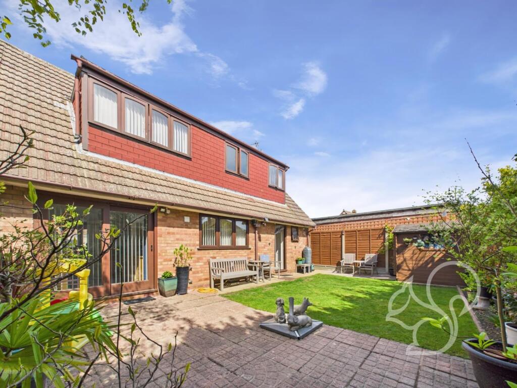 CAM01659G0-PR0403-STILL034.jpg