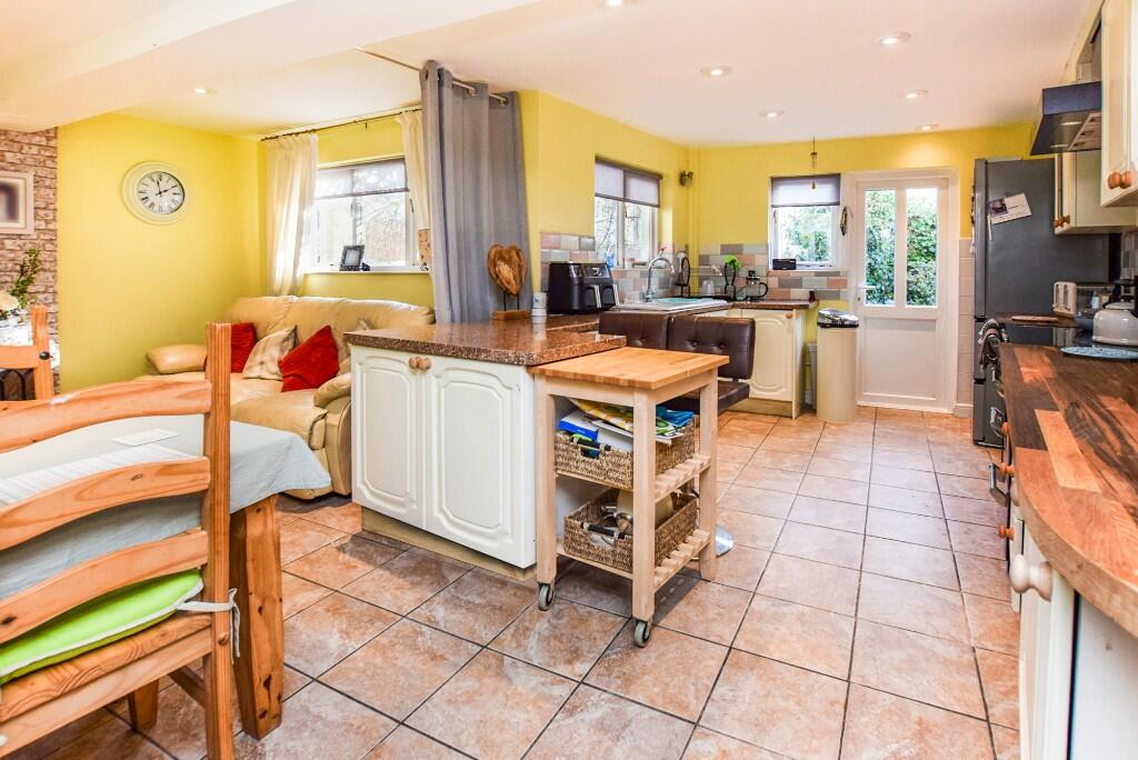 Kitchen/diner/family