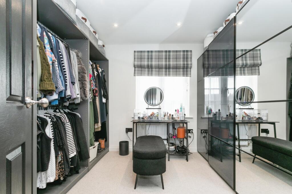 Bedroom 3 Dressing Room