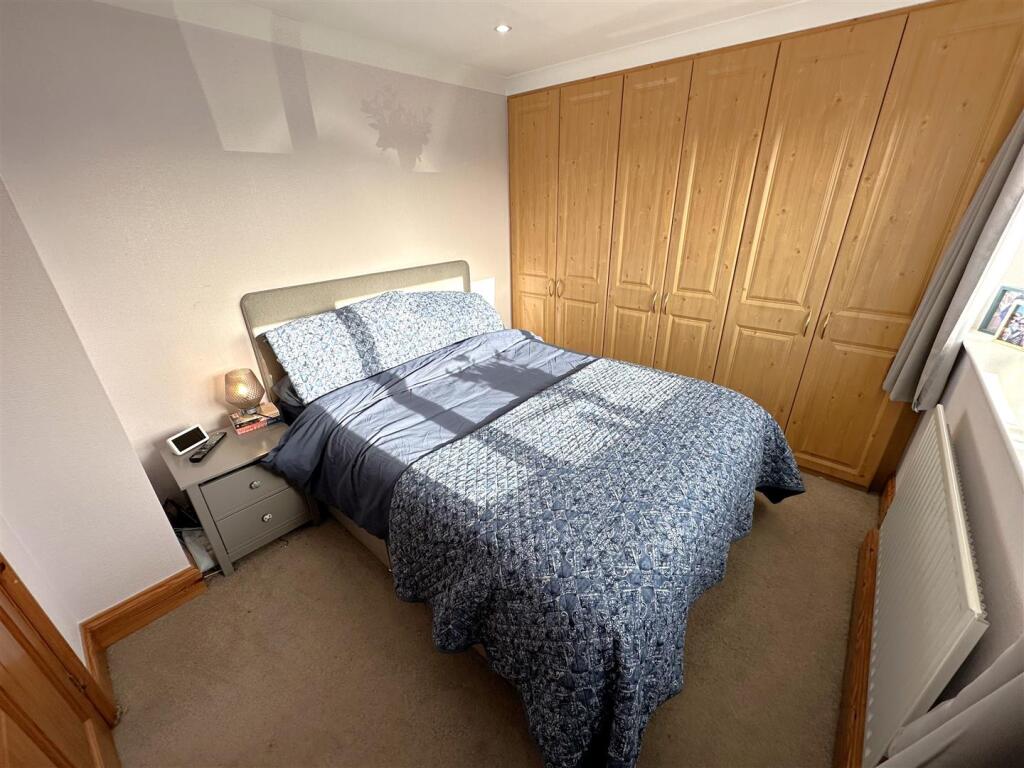 Master Bedroom 272