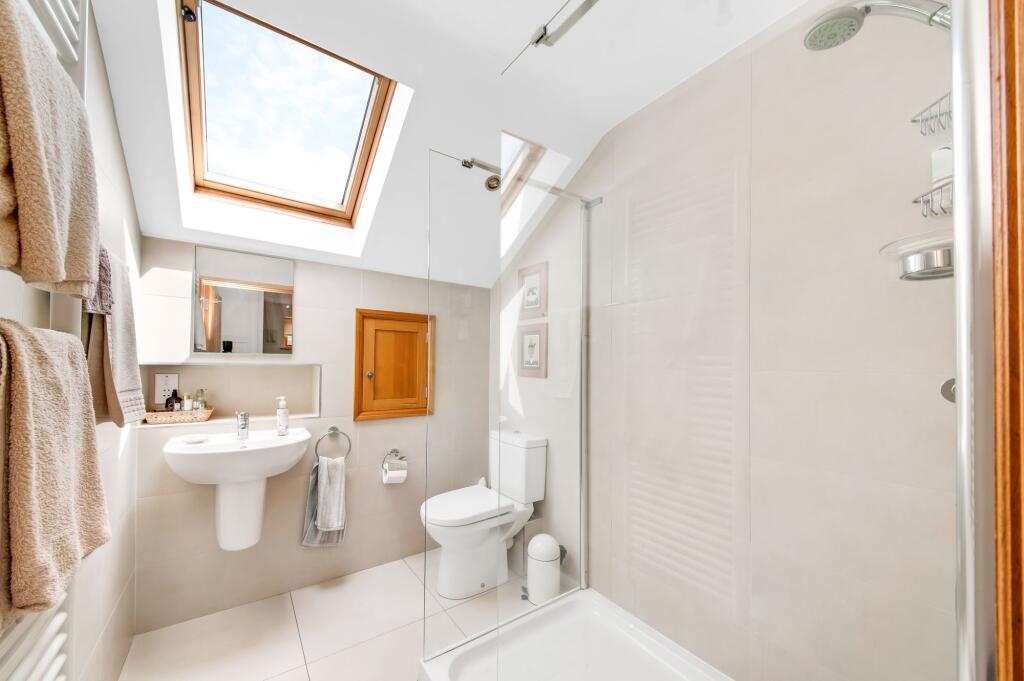 BEDROOM ONE EN-SUITE