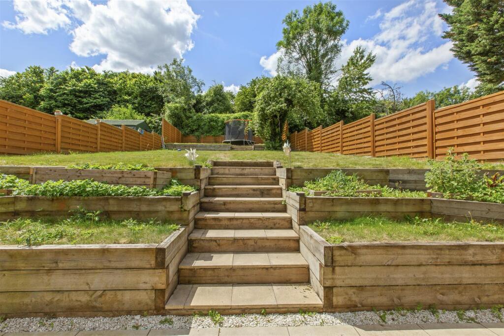 57 Plumer Road, HP11 2SR-11.jpg