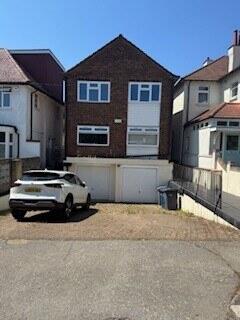 Very large two bedroom, refurbished, first floor 