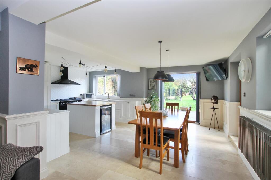 9017183-102085-133830771444600216-b91ebbeb-1a90-8a