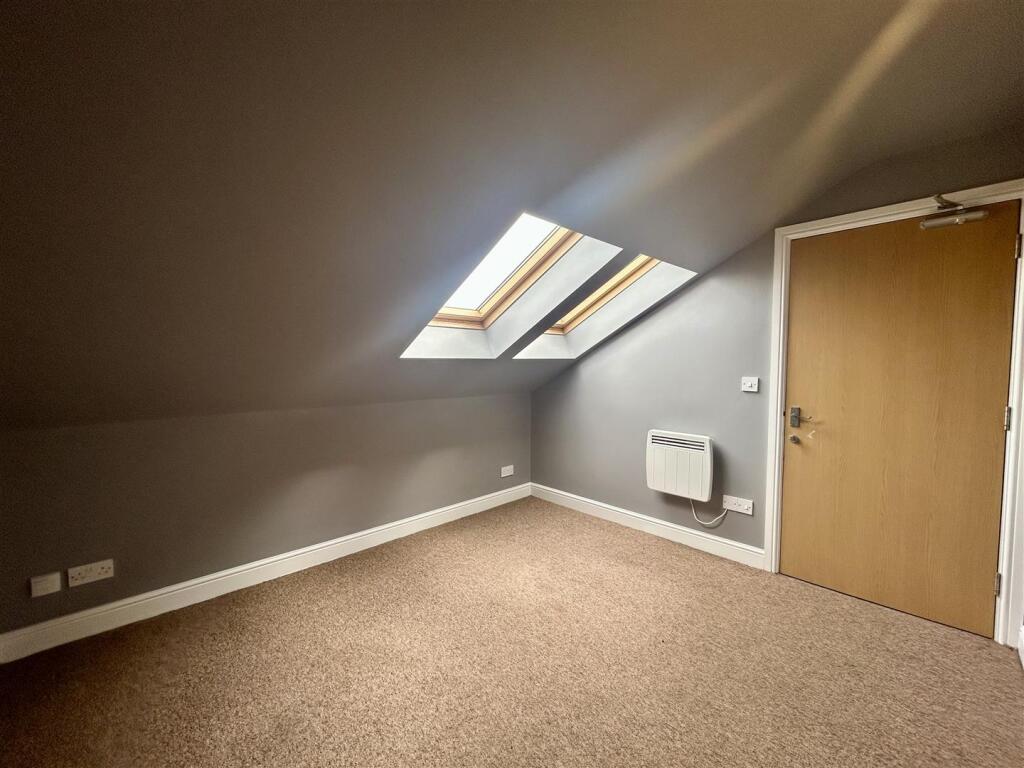 Entrance hallway/Study Space.jpeg