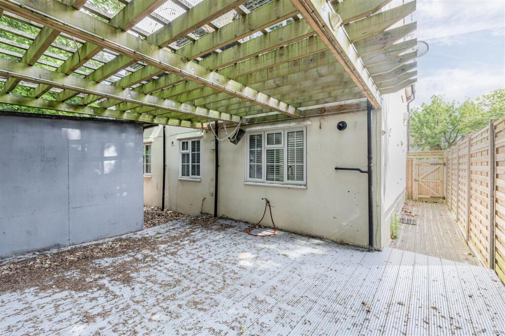 36 Birchwood, KT14 6DW - 2.jpg