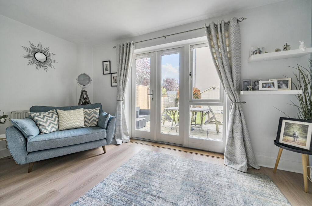 1371988-15-68f8df...