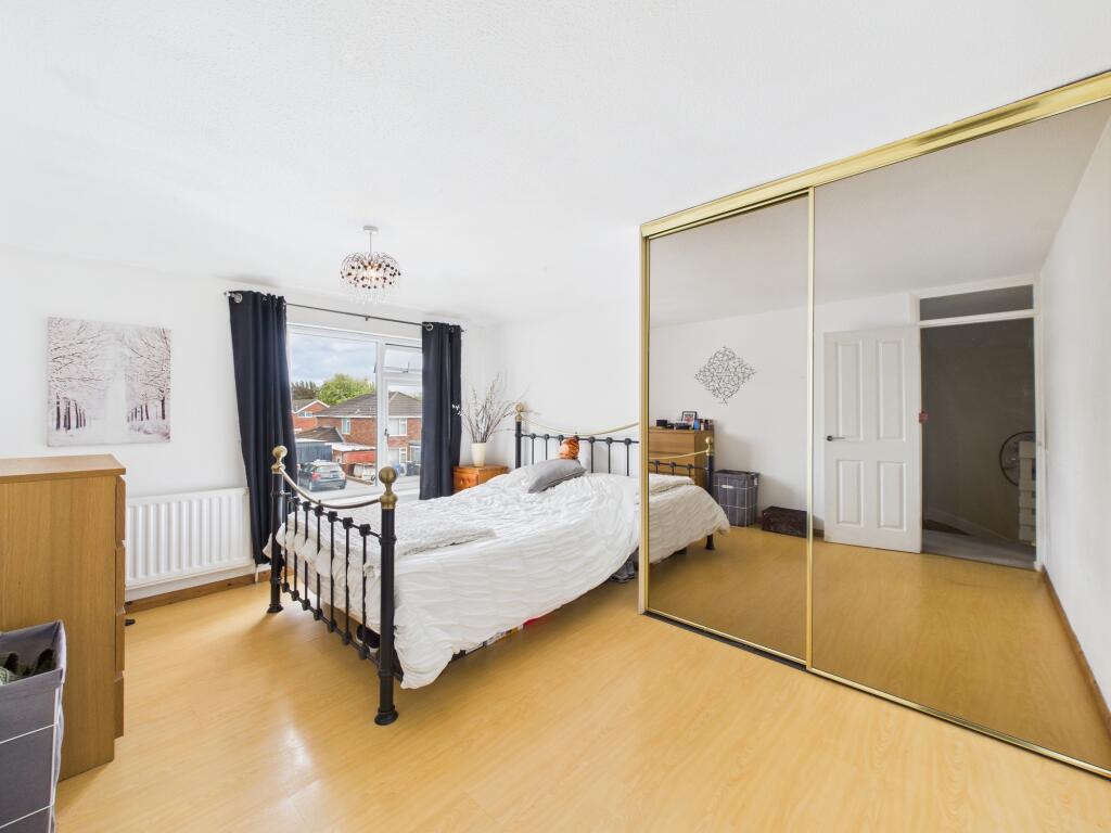 CAM04825G0-PR0179-STILL017