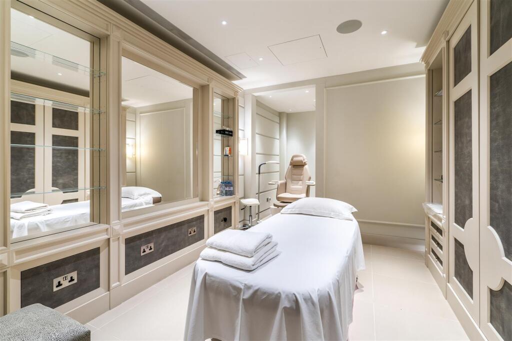 81912 Round Hill-87.jpg