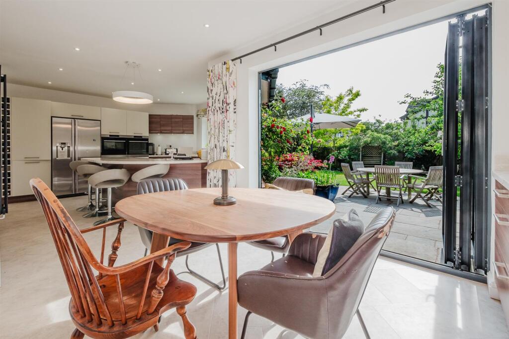 Live In Dining Kitchen