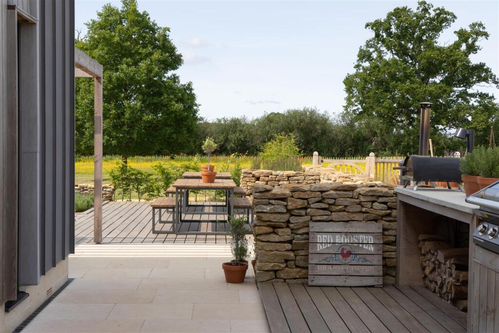 Outdoor kitchen