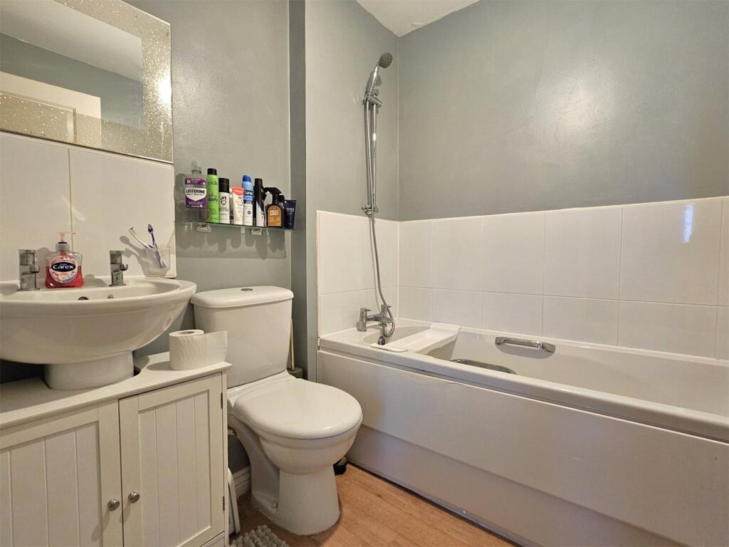 En Suite Bathroom