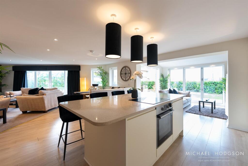 6, Normanby Court-20.jpg