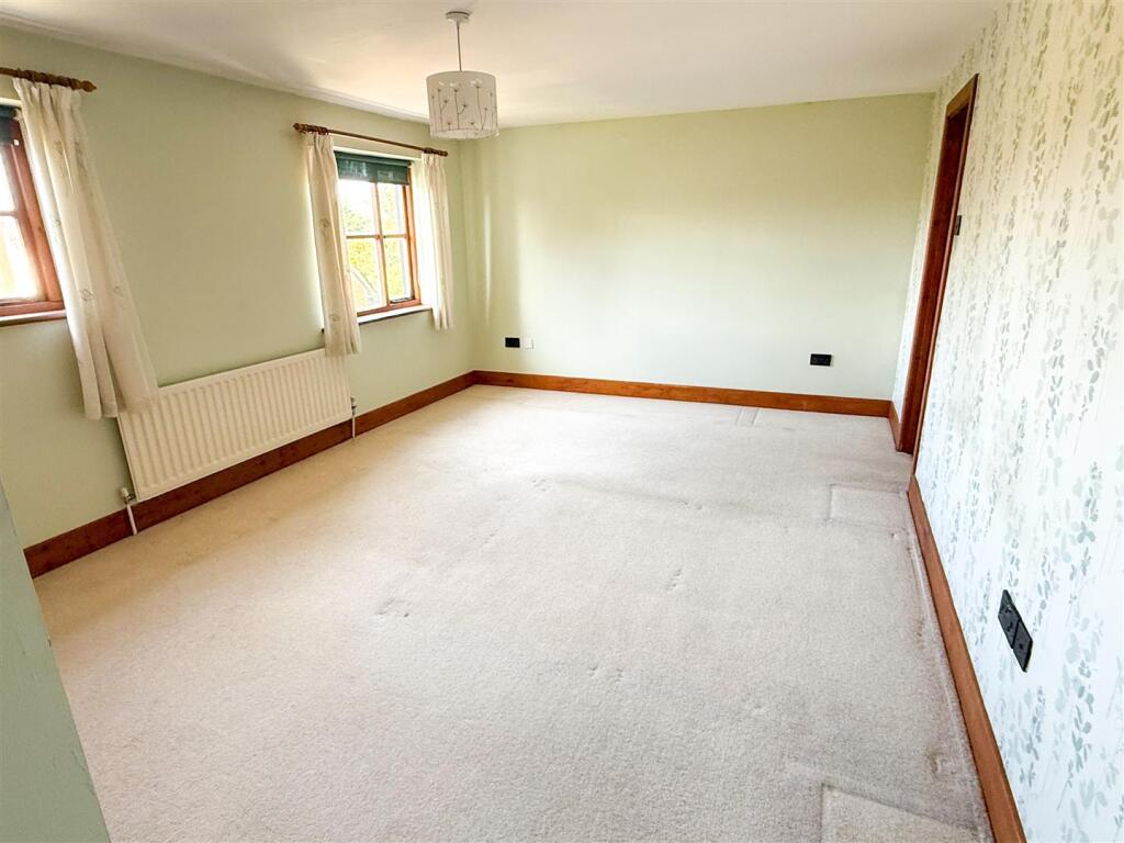 0104bedroomone.jpg