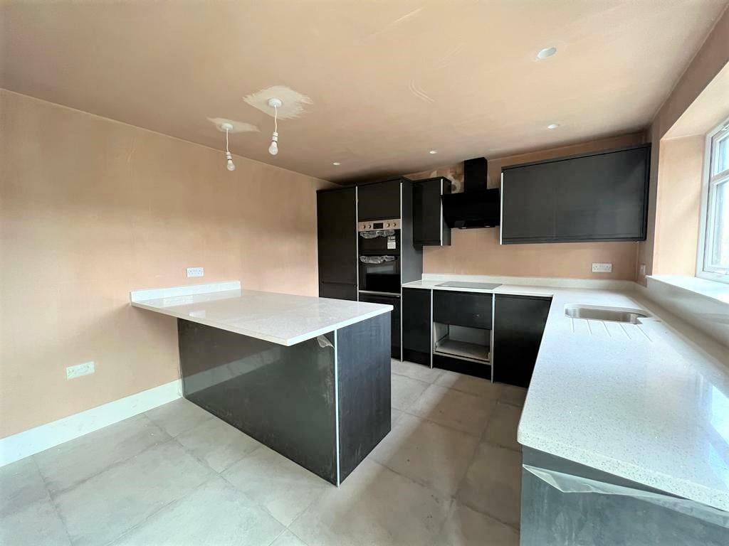 OPEN-PLAN DINING KITCHEN