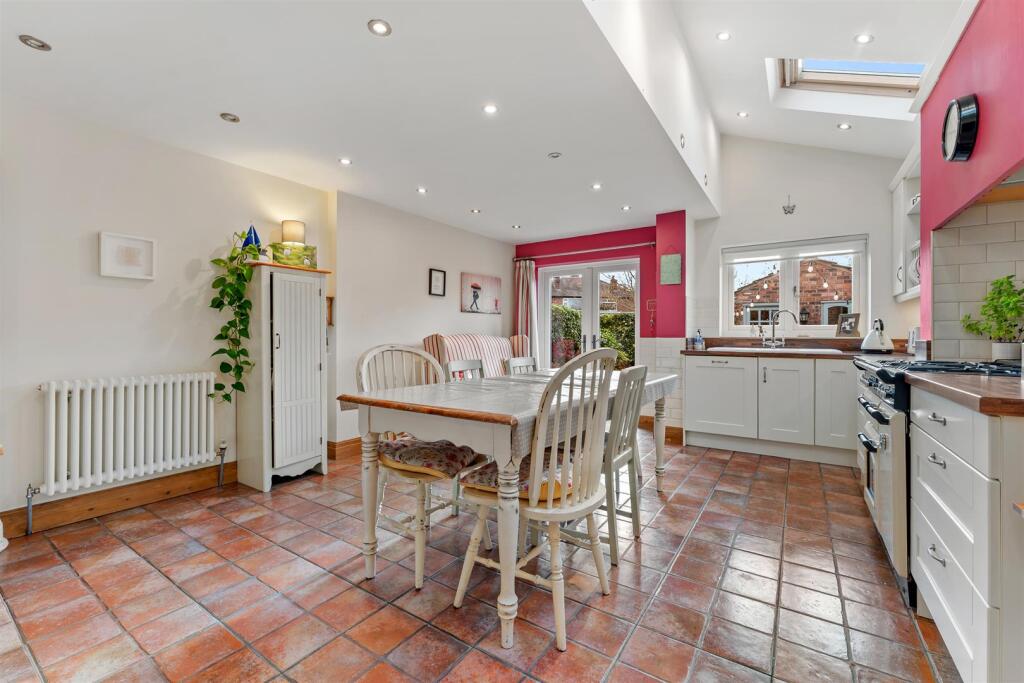 Kitchen/Dining Room