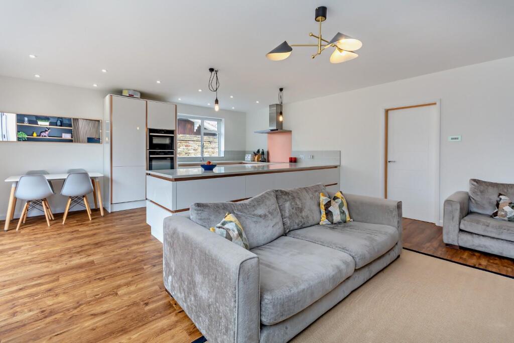 8660166-interior20-800.jpg