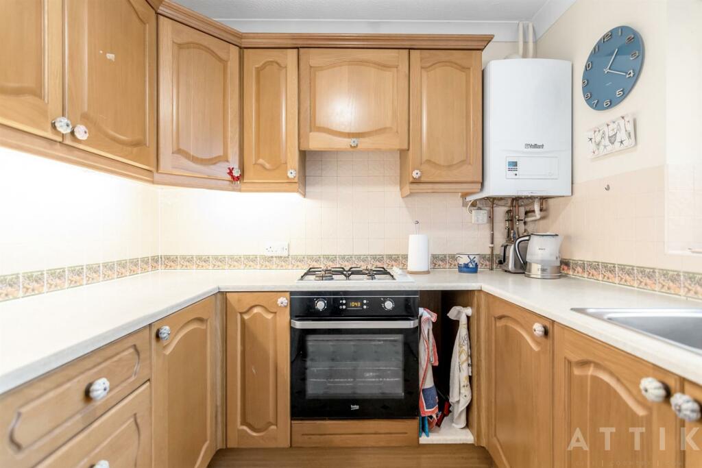 17 Rectory Grn, Halesworth IP19 8AN (16).jpg