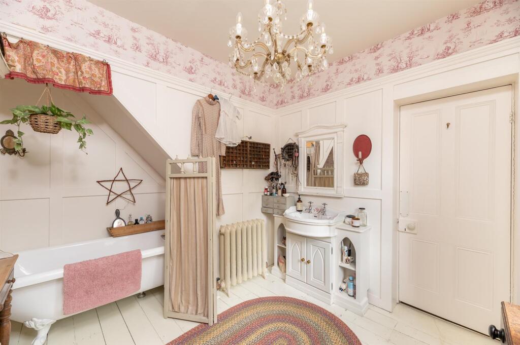 EN SUITE ONE