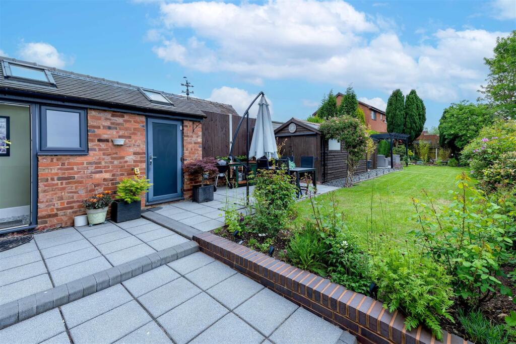 Rear Garden 1.1 SAPL5068-20250517-DxO_DeepPRIME XD