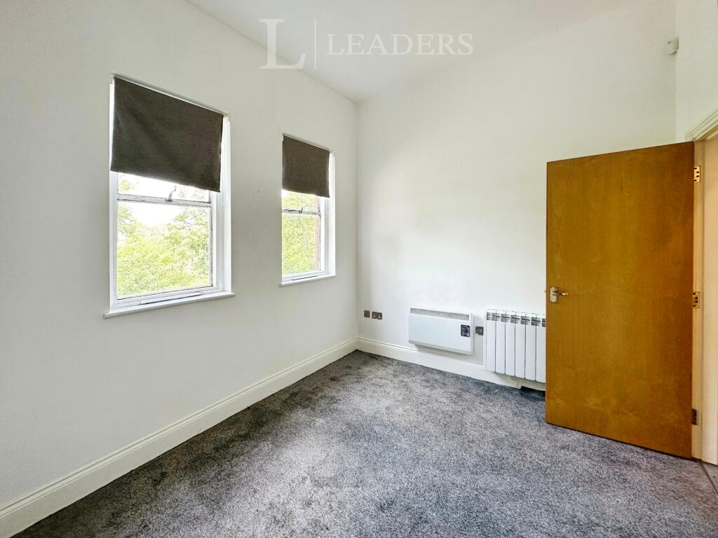 Master Bedroom (1)