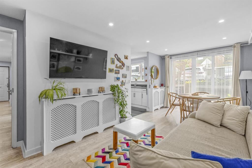 141 St. Hughs Ave, HP13 7UA-10.jpg