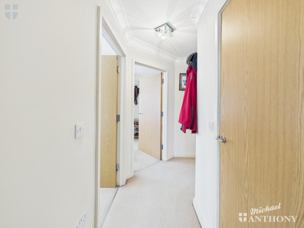 CAM03852G0-PR0209-STILL009