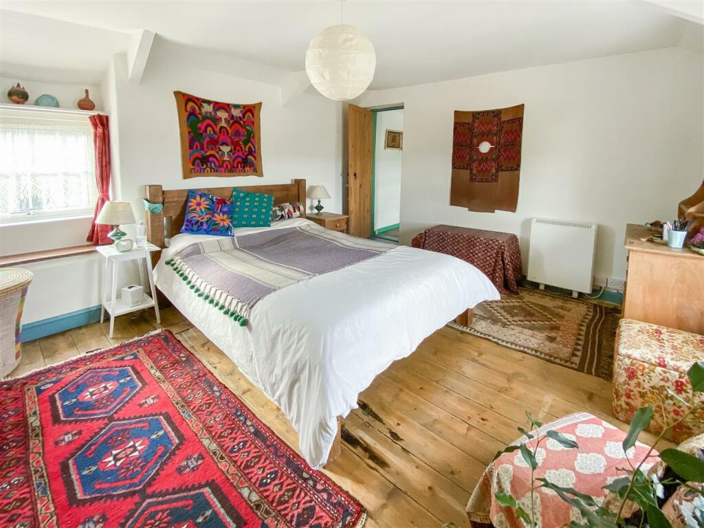 bed 1 pic 2.jpg