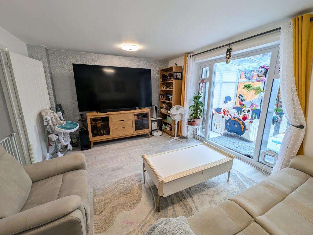 Lounge 1