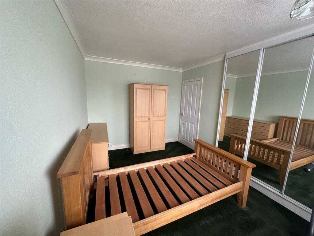 bed 1 2.jpg