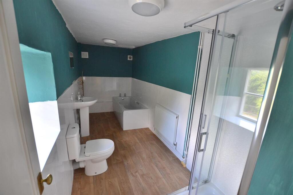 white lodge internals (19).JPG