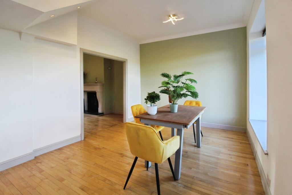 Sitting/Dining Room