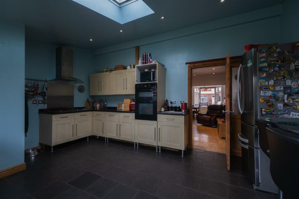 2 Emmett Street-003.jpg