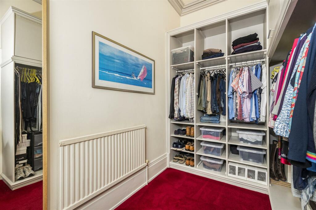 DRESSING ROOM