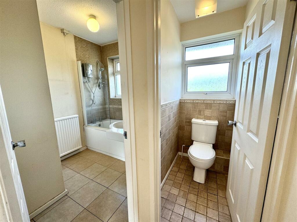 SEPARATE WC