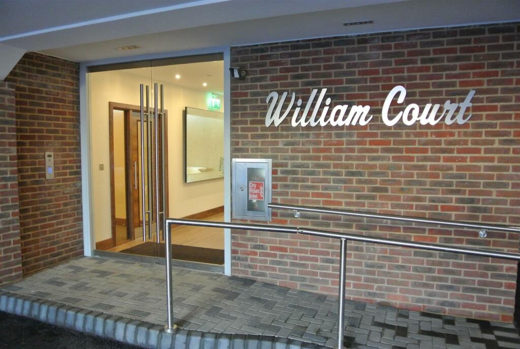 William Court Sign.jpg