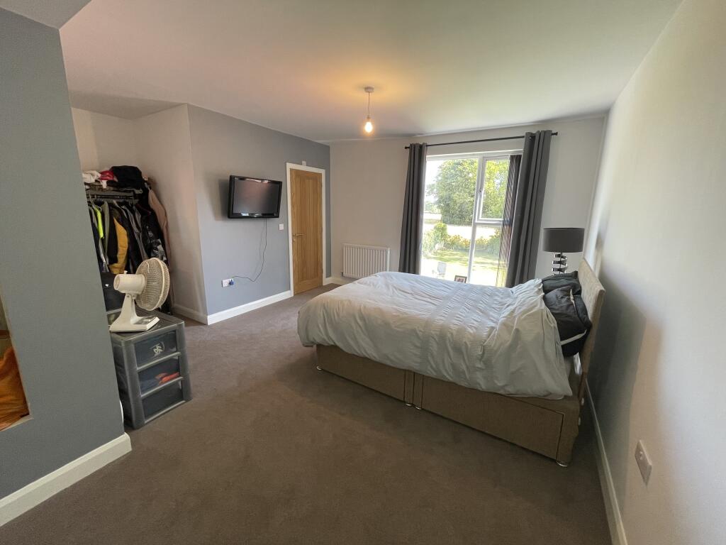 Bedroom 1(2)