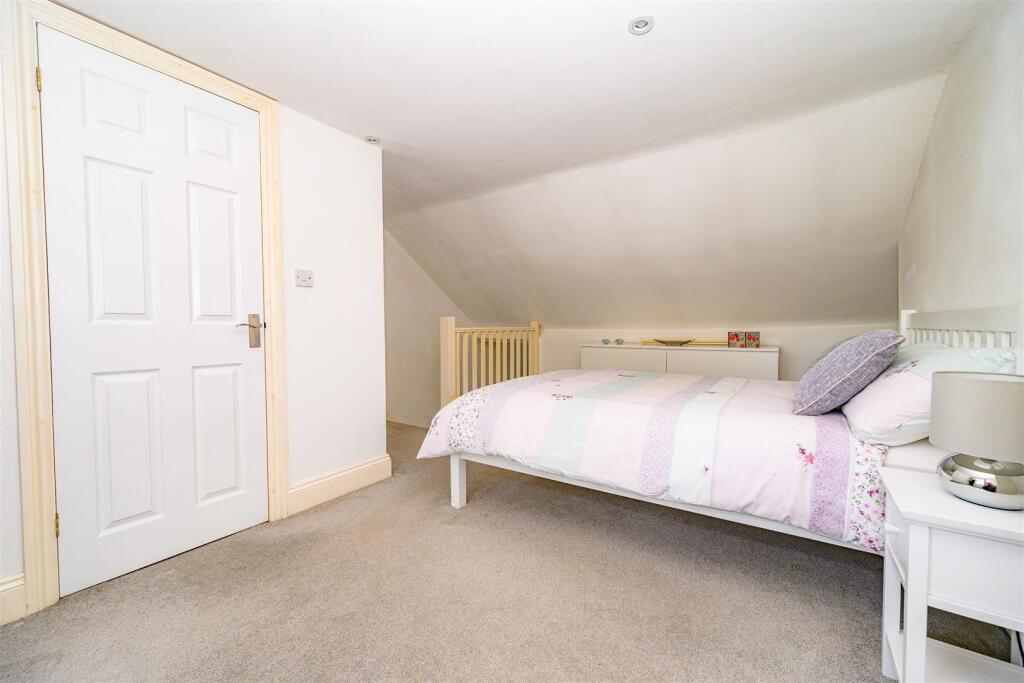 Bedroom 1 (Master)