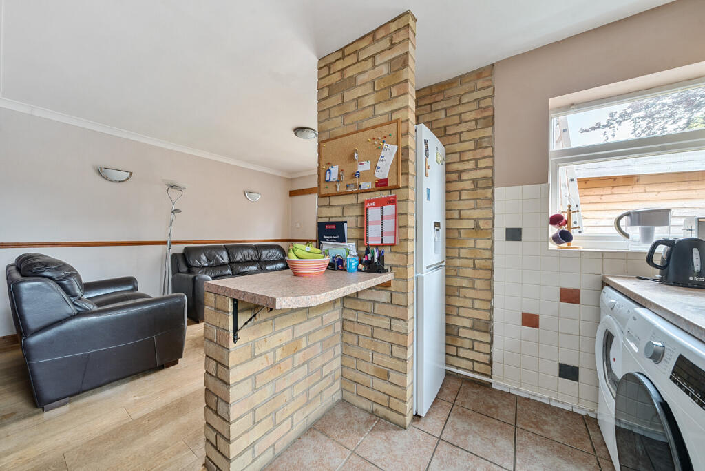 1298515-25-684977...