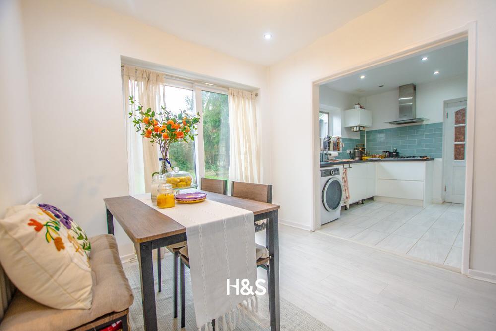 85 Scott Road - dining area.jpg