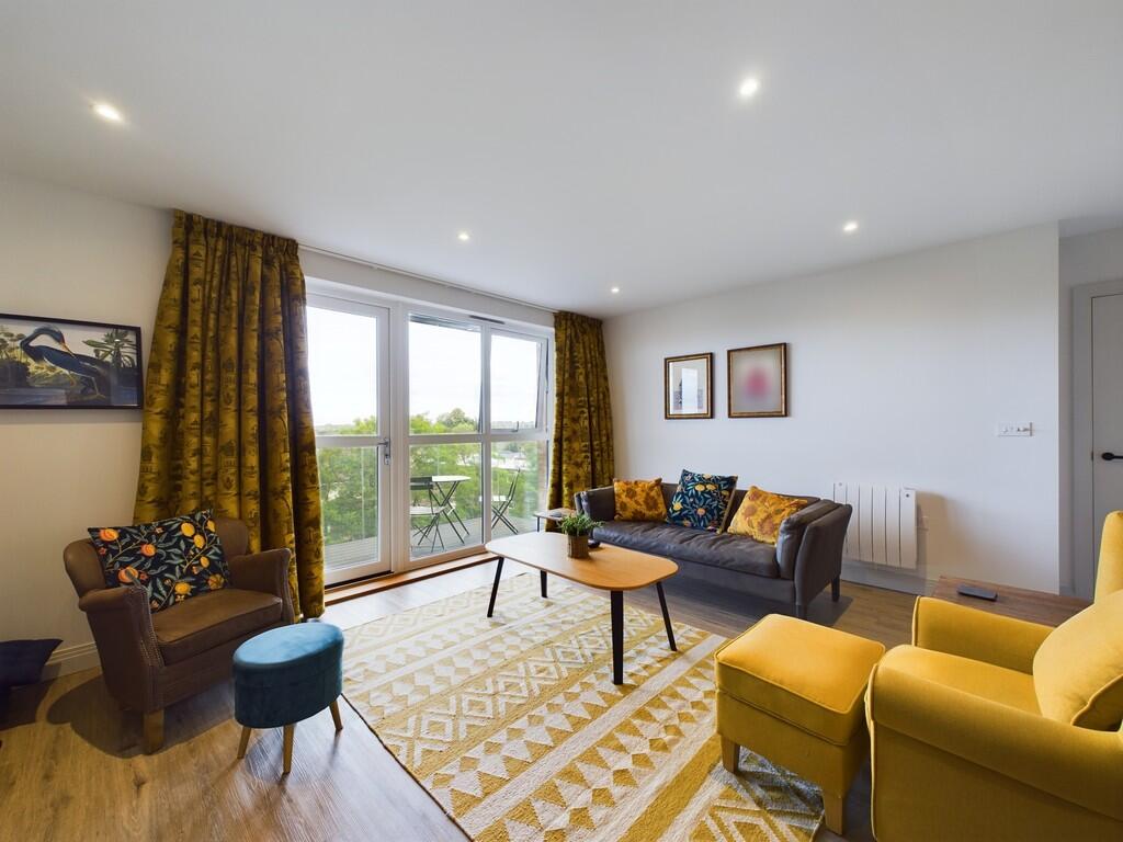 CAM04018G0-PR0018...