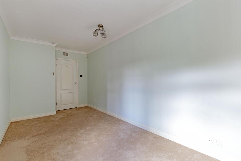 Bedroom 2-2.jpg