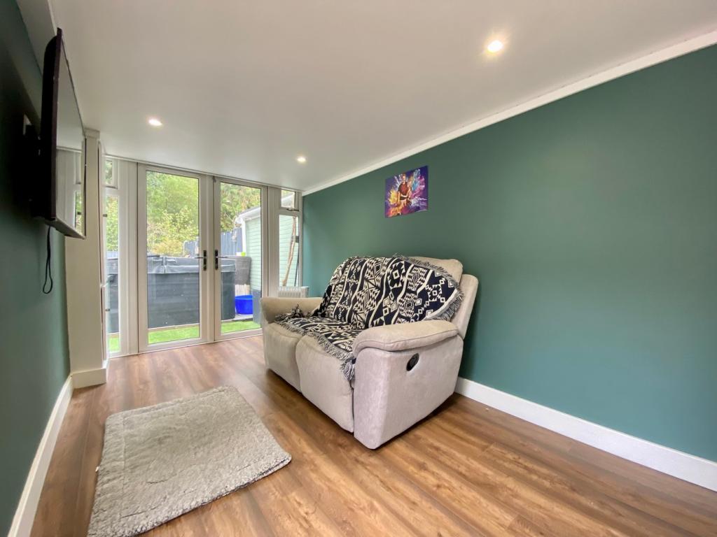 Garden Room/Bedroom 