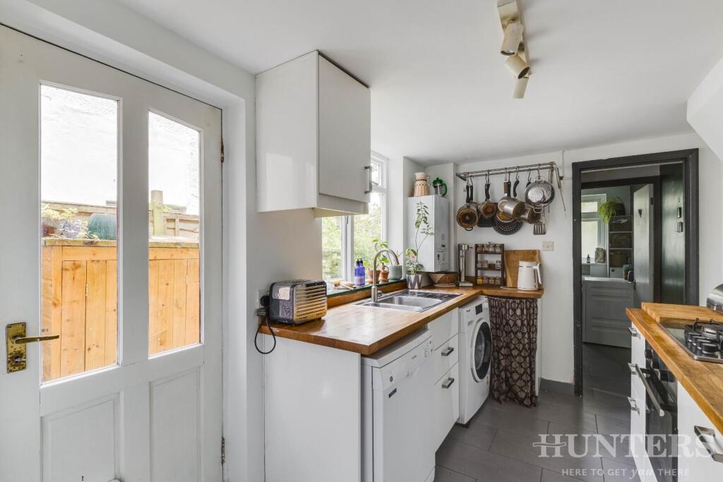 33 Nelson Rd N15-14.jpg